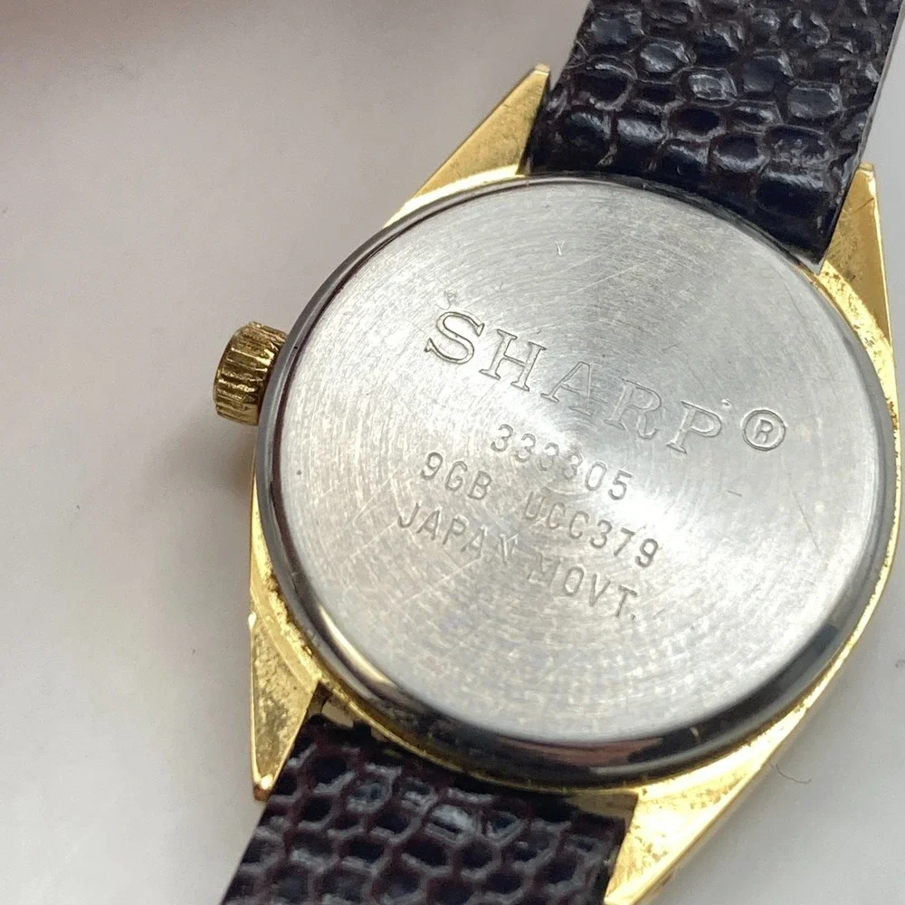 Vintage Sharp Women's Watch 21mm Gold Tone Leather Easy Reader New Battery SMALL